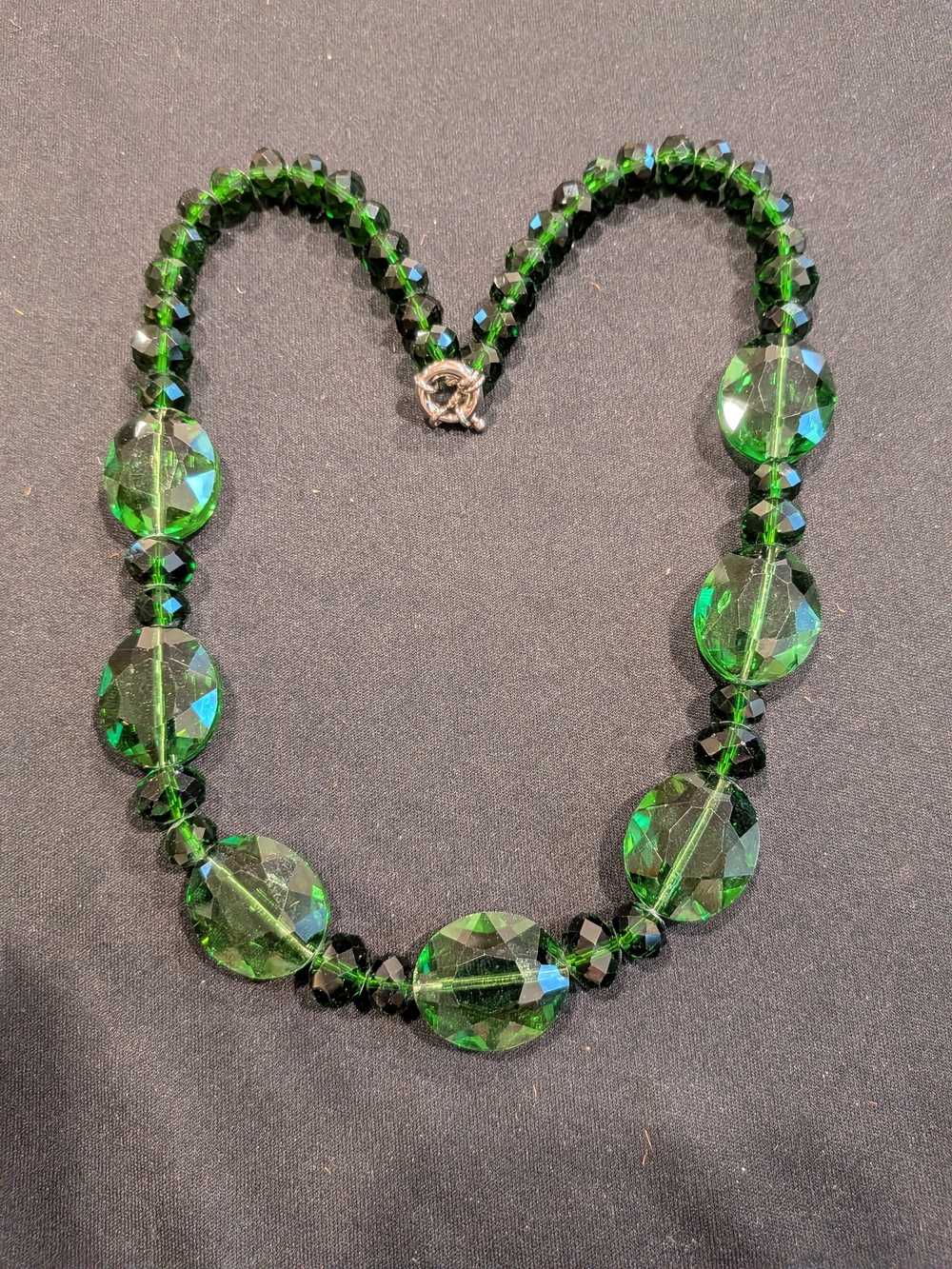 Green Faceted Crystal Bead Necklace 9.5"